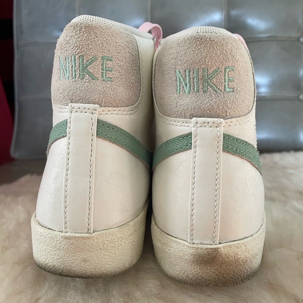 Nike Blaze Sneakers Mens 8.5 Womens 10- Pink and Green - Picture 6 of 8